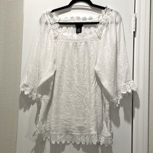 New Directions White Boho Lace Detailed Peasant Style Quarter Sleeve Tunic